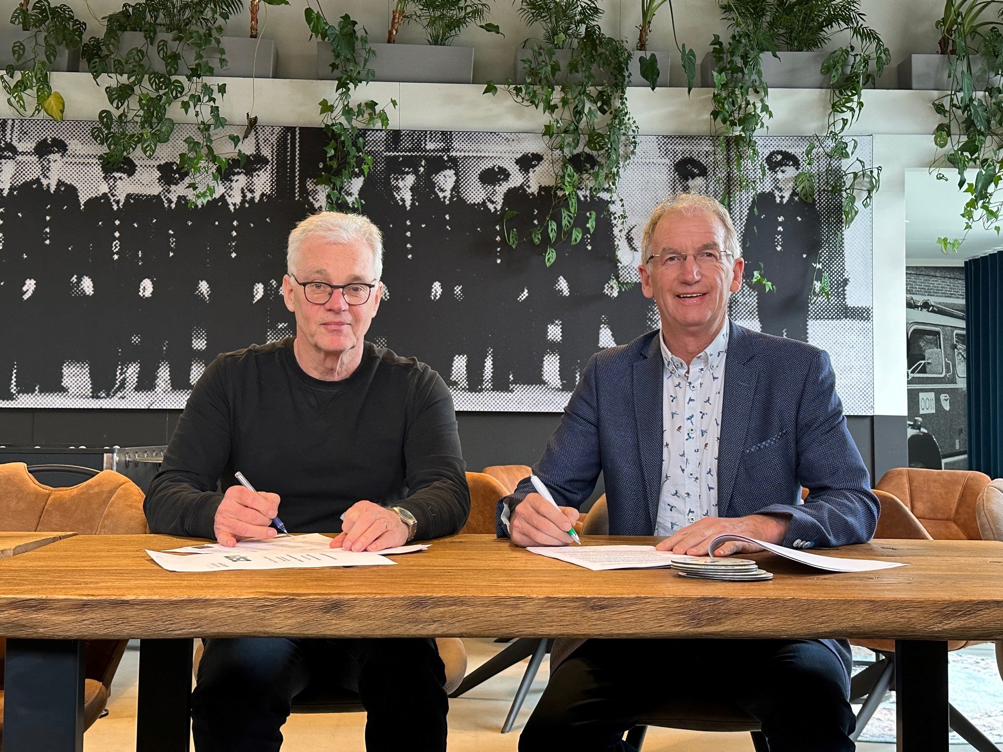 Koop- en aanemingsovereenkomst getekend voor Postels Huufke en Koemeersloop
